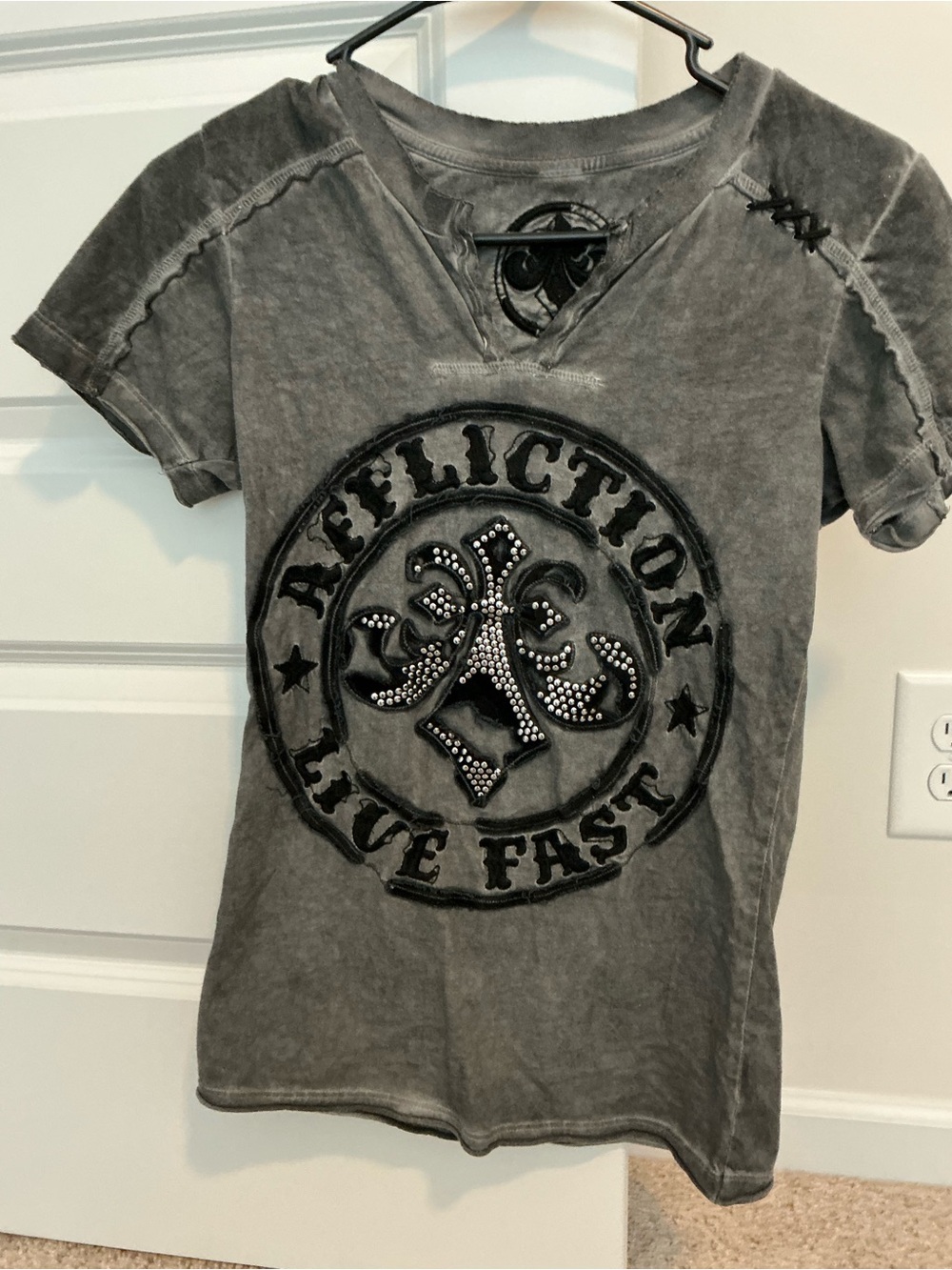 Affliction Black Gray Studded Fleur-de-Lis Tee